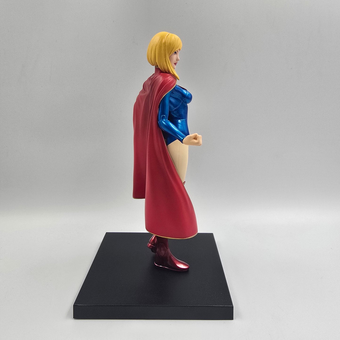 Supergirl - Justice League - DC Figure