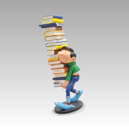 Figurine Gaston portant une pile de livres