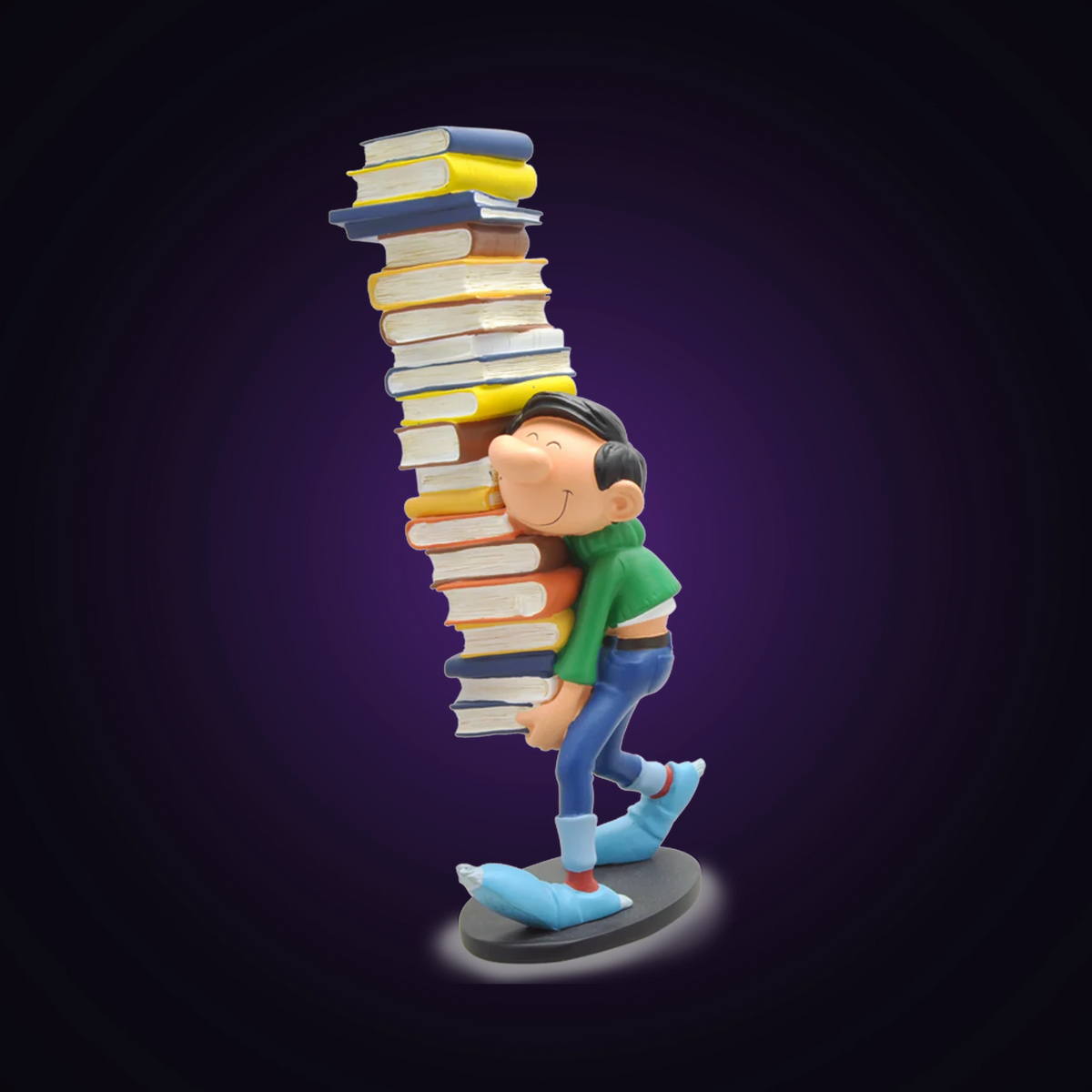 Figurine Gaston portant une pile de livres